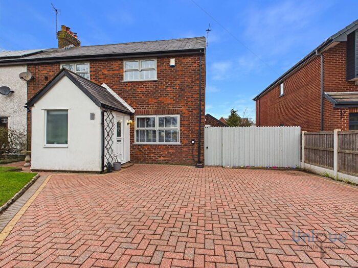 3 Bedroom Semi Detached House For Sale In Medlar Lane, Greenhalgh, PR4