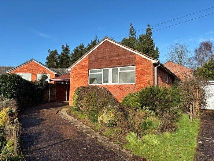 3 Bedroom Bungalow To Rent In Isabella Road, Tiverton, EX16