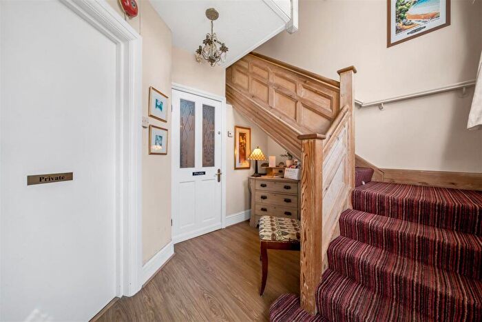 10 Bedroom House For Sale In Victoria Avenue, Swanage, BH19 - Photo 4