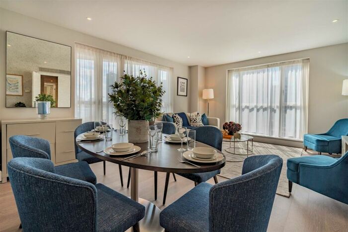 2 Bedroom Flat To Rent In Westferry Circus, Docklands, E14