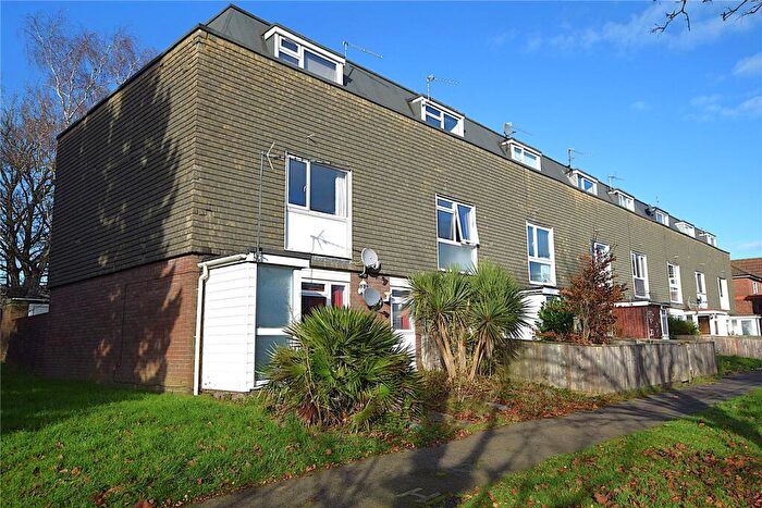 2 Bedroom Maisonette For Sale In Raven Square, Alton, Hampshire, GU34