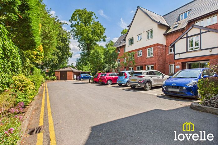 1 Bedroom Flat For Sale In Shardeloes Court Kingtree Avenue, Cottingham, East Riding Of Yorkshire, HU16