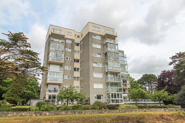 2 Bedroom Flat For Sale In Chine Crescent Road, Bournemouth, BH2