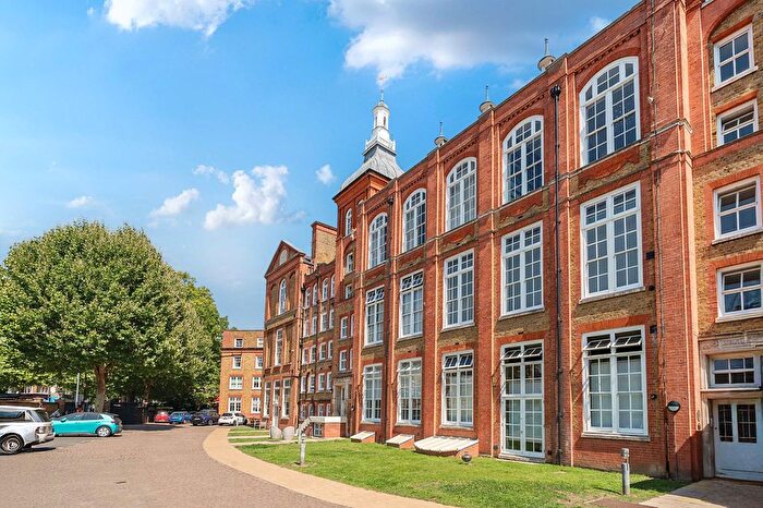 1 Bedroom Flat To Rent In Stannary Street, London, SE11