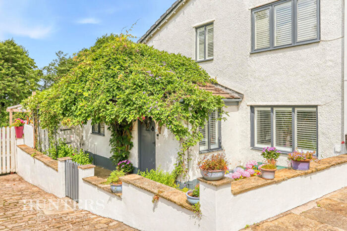 3 Bedroom Barn Conversion For Sale In Wildhouse Court, Milnrow, OL16