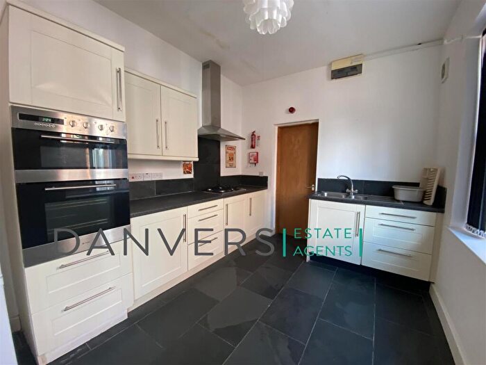 2 Bedroom Detached House To Rent In Westcotes Drive, Leicester, LE3