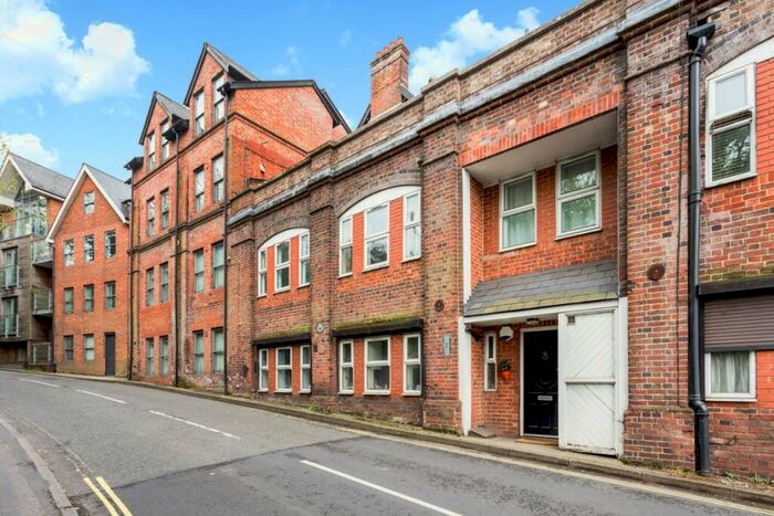 3 Bedroom Terraced House To Rent In Easthill Winchester, SO23