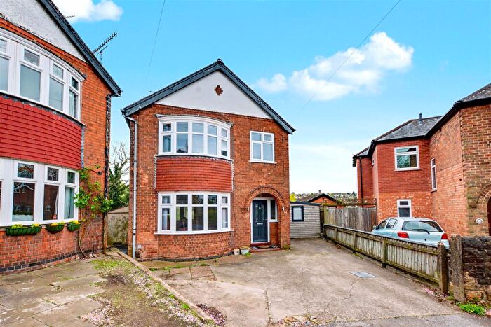 3 Bedroom Detached House For Sale In Fisher Avenue, Woodthorpe, Nottingham, NG5