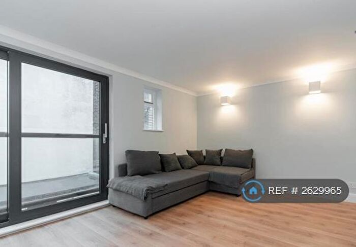 4 Bedroom Semi-Detached House To Rent In Fortune Green Road, London, NW6