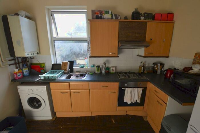 2 Bedroom Flat To Rent In Hoe Street, Walthamstow, E17