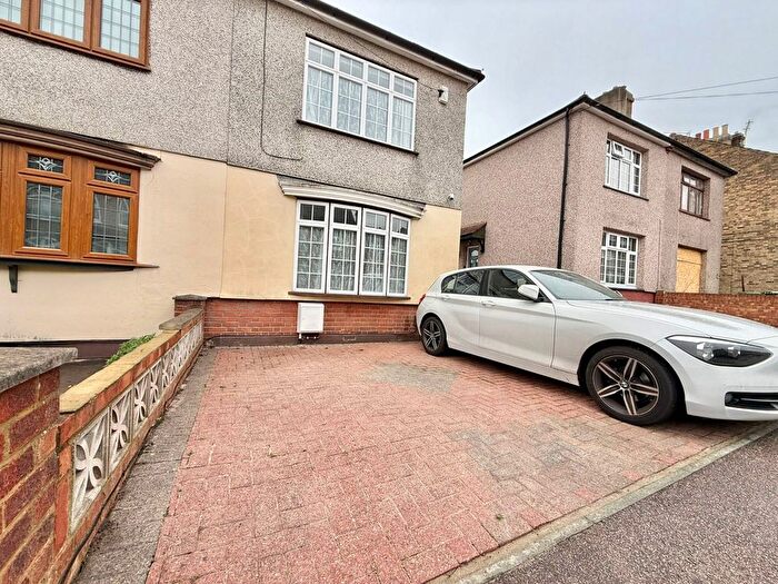 2 Bedroom Semi-Detached House To Rent In Belvedere, Belvedere, London, DA17