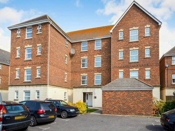 2 Bedroom Flat To Rent In Scholars Walk, Bexhill On Sea, TN39