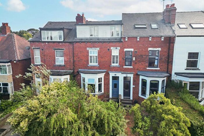 5 Bedroom Terraced House For Sale In Roman Grove, Roundhay, Leeds, LS8