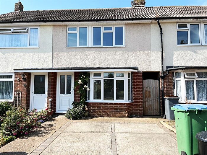 3 Bedroom Property To Rent In West Way, Wick, Littlehampton, BN17