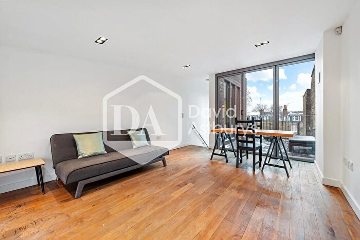 3 Bedroom Mews To Rent In Liverpool Road, Islington, London, N1