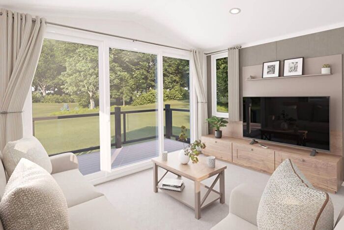 3 Bedroom Mobile/park Home For Sale In Flamingo Land, Malton, YO17