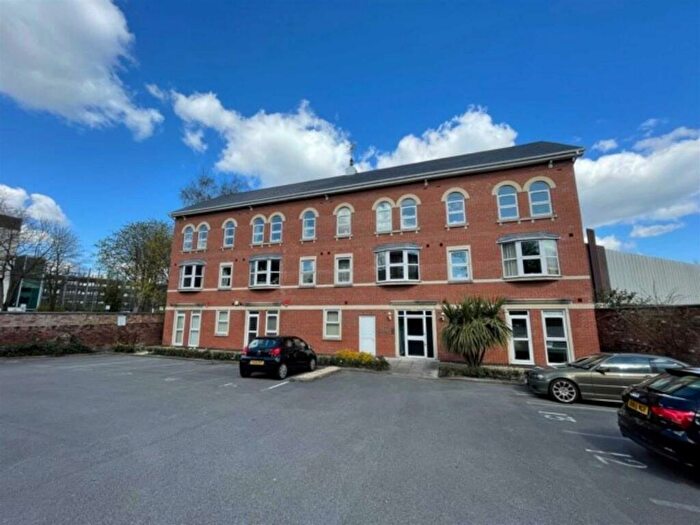 2 Bedroom Duplex To Rent In Bakersfield Place, Sale, M33