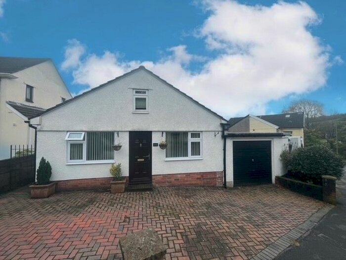 2 Bedroom Bungalow To Rent In Graig View, Machen, Caerphilly, CF83