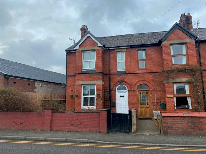 4 Bedroom End Of Terrace House For Sale In Station Road, Gobowen, Oswestry, SY11
