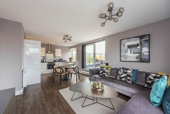 2 Bedroom Flat To Rent In The Embankment, Nash Mills Wharf, Hemel Hempstead, HP3