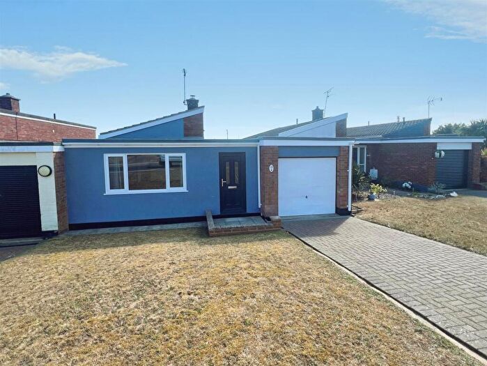 2 Bedroom Semi-Detached Bungalow For Sale In Breydon Way, Lowestoft, NR33