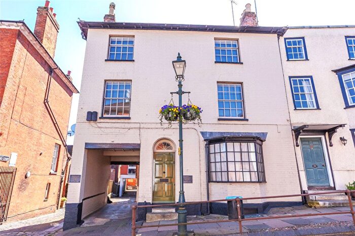 2 Bedroom Flat For Sale In Gravel Hill, Henley-On-Thames, Oxfordshire, RG9