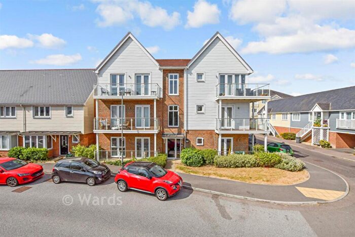 2 Bedroom Apartment For Sale In Amisse Drive, Snodland, Kent, ME6