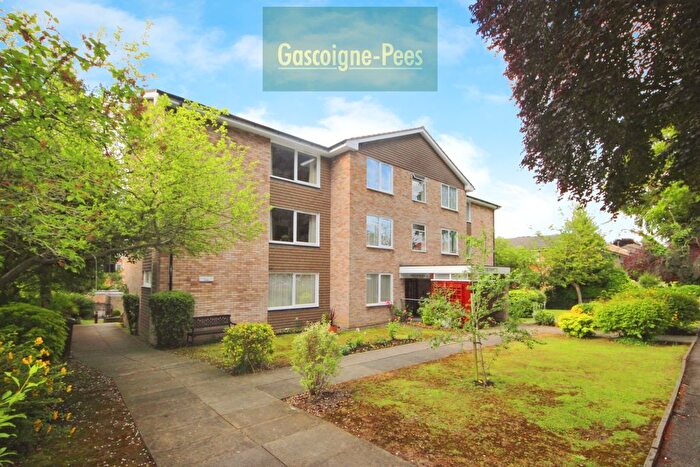 2 Bedroom Flat To Rent In Christchurch Park, Sutton, SM2