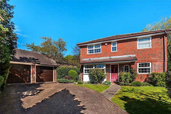 4 Bedroom Detached House For Sale In Chaldon Close, Redhill, Surrey, RH1