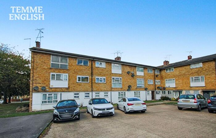 1 Bedroom Flat For Sale In Long Riding, Basildon, SS14