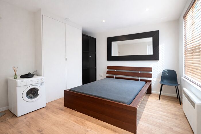 1 Bedroom Flat To Rent In Offord Road, London, N1