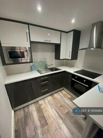 2 Bedroom Flat To Rent In Hamilton Court, Blackpool, FY1