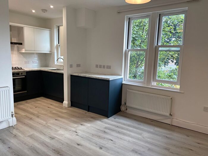 3 Bedroom Flat To Rent In Rosebery Avenue, Bristol, BS2