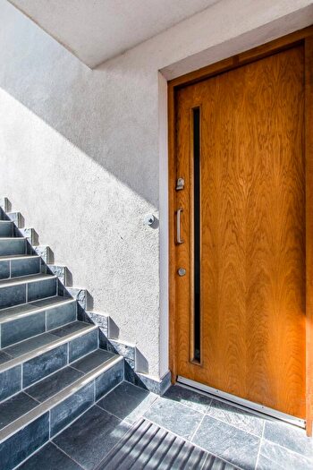 1 Bedroom Flat To Rent In Marmion Mews, Battersea, London, SW11