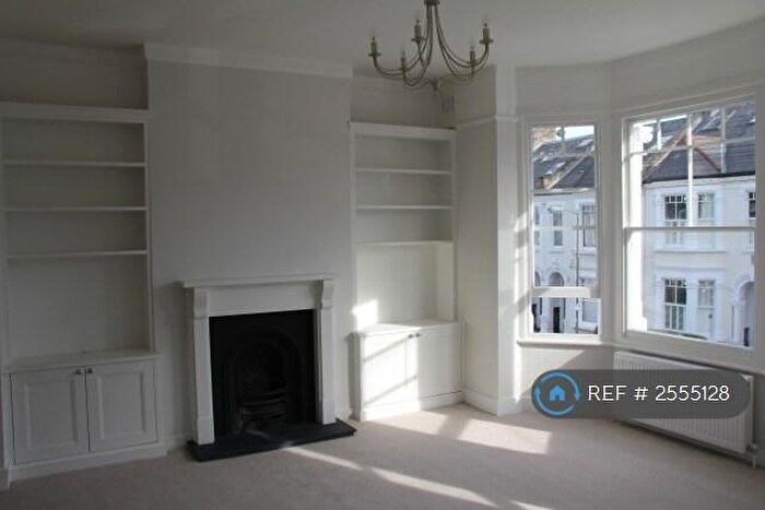 2 Bedroom Flat To Rent In Tantallon Road, London, SW12