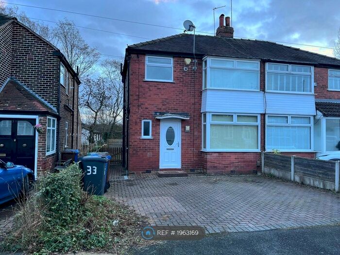 3 Bedroom Semi-Detached House To Rent In Edgeware Avenue, Prestwich, Manchester, M25