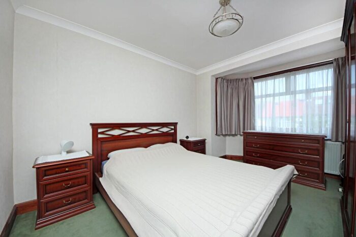 3 Bedroom End Of Terrace House For Sale In Brentmead Gardens, London, NW10