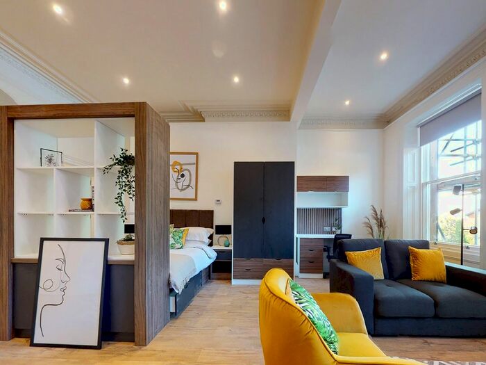 Studio To Rent In Flat, Hyde Terrace #, LS2