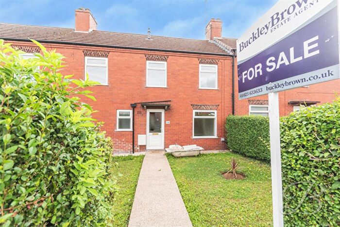 3 Bedroom Terraced House For Sale In South Avenue, Shirebrook, Mansfield, NG20