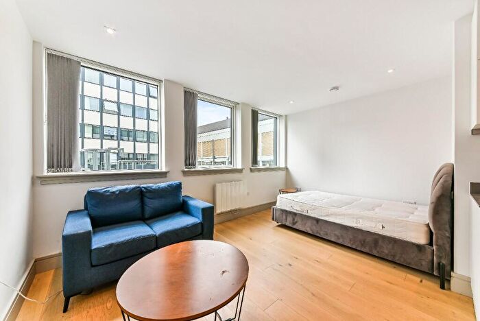 Studio To Rent In Spring Villa Road, Edgware, Middlesex, HA8