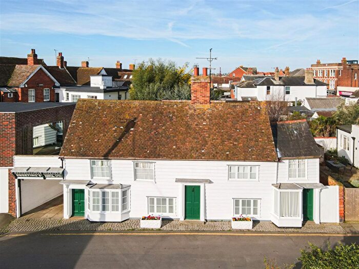 3 Bedroom Detached House For Sale In Shore Road, Burnham-On-Crouch, CM0