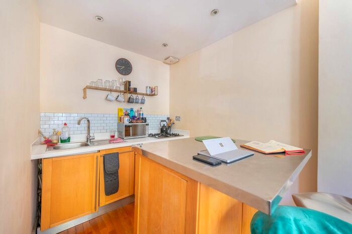 2 Bedroom Flat To Rent In Aldridge Road Villas, Notting Hill, London, W11