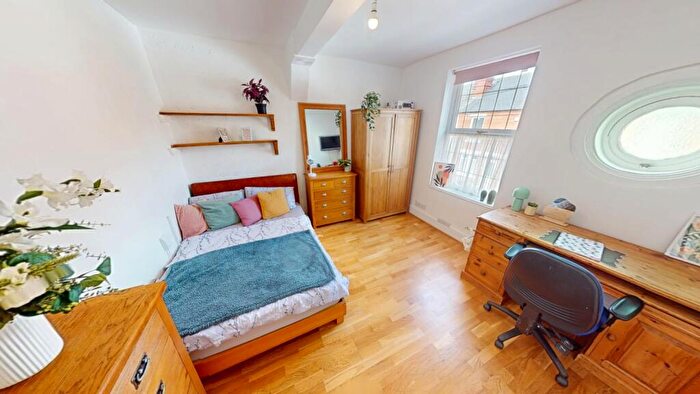 4 Bedroom Terraced House To Rent In Grimston Road, Nottingham, Nottinghamshire, NG7