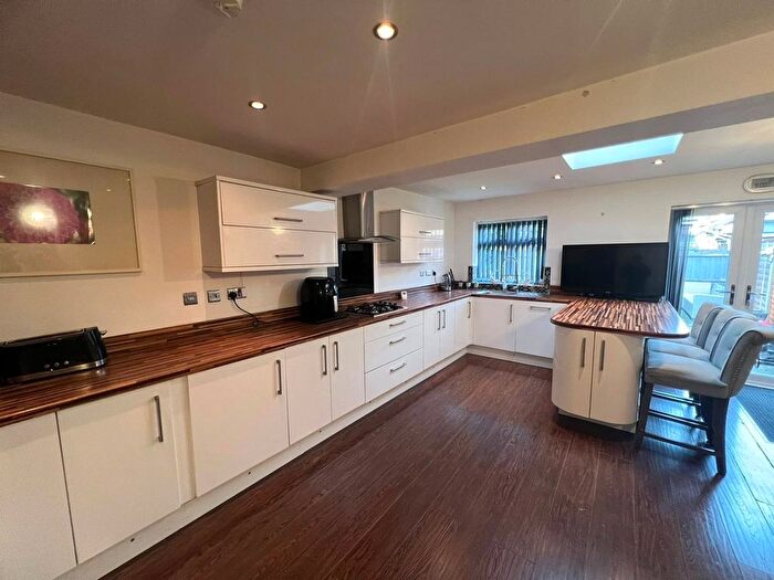 3 Bedroom End Of Terrace House For Sale In Brockenhurst Way, Longford, Coventry, Warwickshire, CV6
