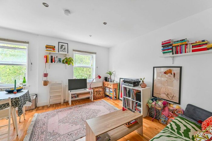 1 Bedroom Flat To Rent In Lordship Lane, East Dulwich, London, SE22