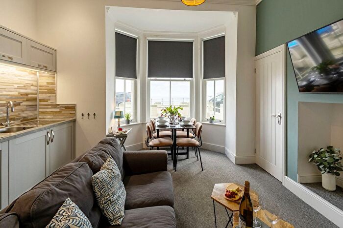 2 Bedroom Flat To Rent In Scarborough District, YO12