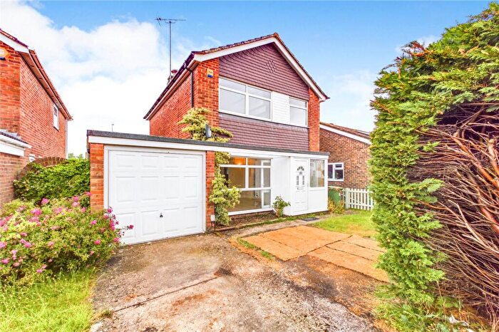3 Bedroom Detached House For Sale In Penn Road, Speen, Newbury, Berkshire, RG14