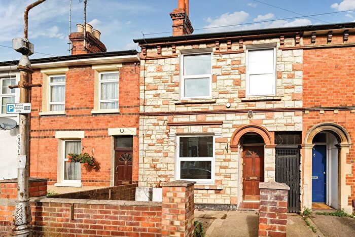 3 Bedroom Terraced House To Rent In Cambridge Street, Reading, Berkshire, RG1