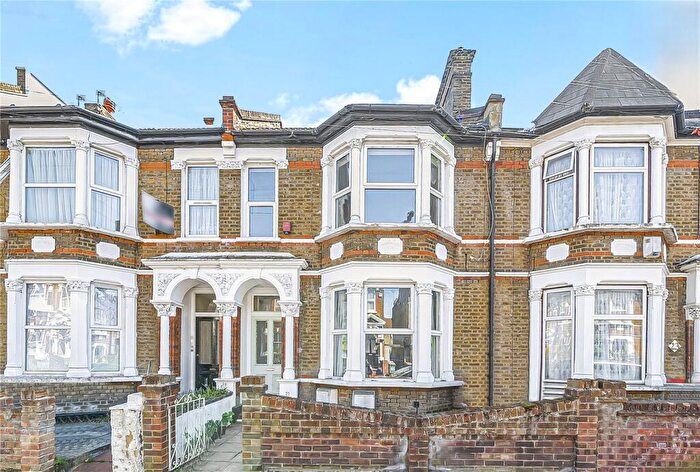 2 Bedroom Flat For Sale In Cedars Avenue, Walthamstow, London, E17