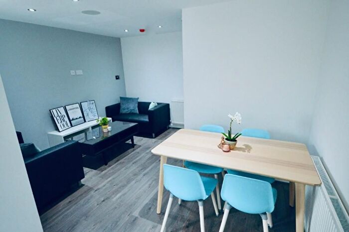 6 Bedroom Semi-Detached House To Rent In Birstall Road, Liverpool, L6